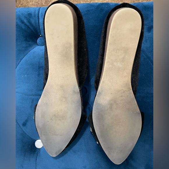 Women’s Velour Jewelry Decor Pointed Toe Flat Shoes - Picture 2 of 2